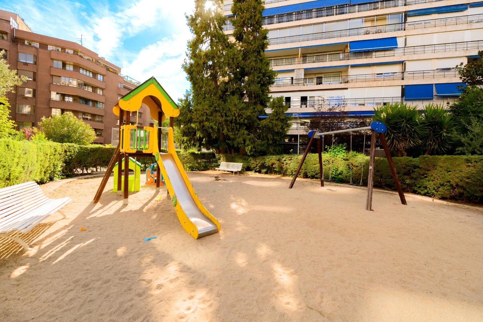 Apartamento For Amplia Y Comoda Casa Temporal De Cuatro En Chamberi Mau5 *