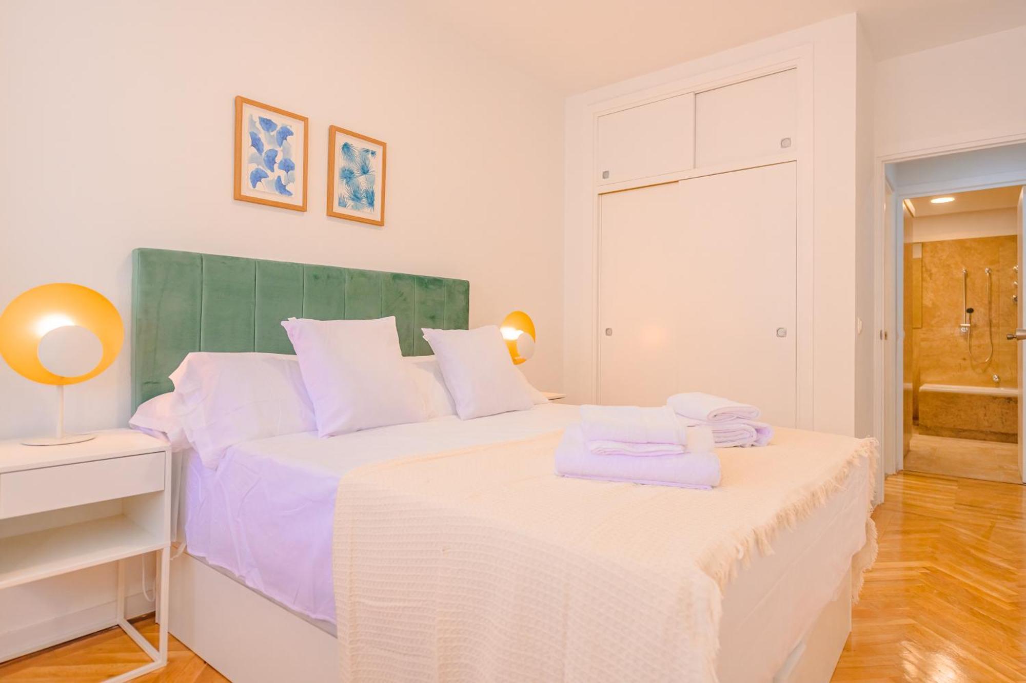 Apartment For Amplia Y Comoda Casa Temporal De Cuatro En Chamberi Mau5 Madrid